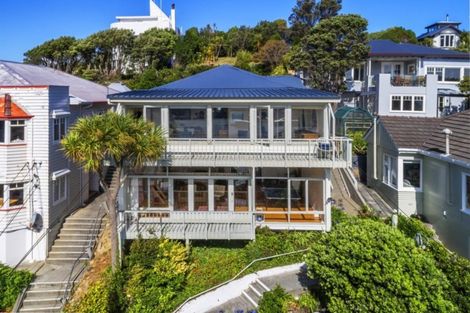 Photo of property in 37 The Crescent, Roseneath, Wellington, 6011