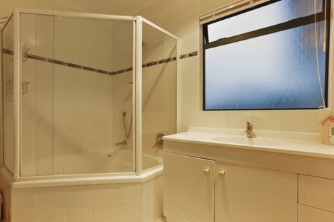 Photo of property in 34 Savoy Road, Orewa, 0931