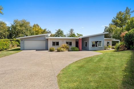 Photo of property in 7 Antonia Place, Kinloch, Taupo, 3377