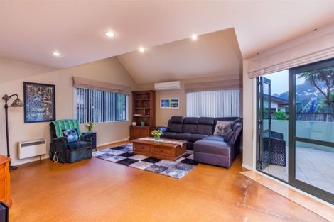 Photo of property in 90d Atkinson Road, Titirangi, Auckland, 0604