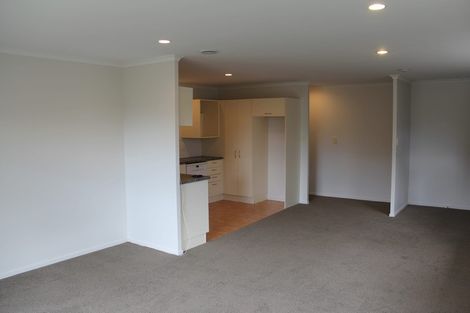 Photo of property in 28 Les Marston Place, Pukekohe, 2120