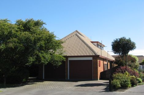 Photo of property in 6 Briar Place, Avonhead, Christchurch, 8042