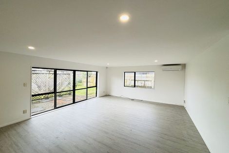 Photo of property in 21 Robertson Road, Favona, Auckland, 2024