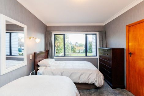 Photo of property in 16 Saint Albans Avenue, Hokowhitu, Palmerston North, 4410