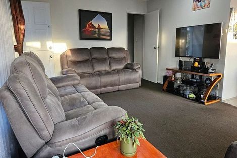 Photo of property in 19a Crystal Avenue, Glendene, Auckland, 0602