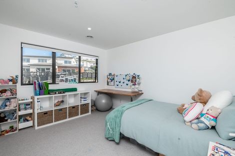 Photo of property in 140 Amesbury Drive, Churton Park, Wellington, 6037