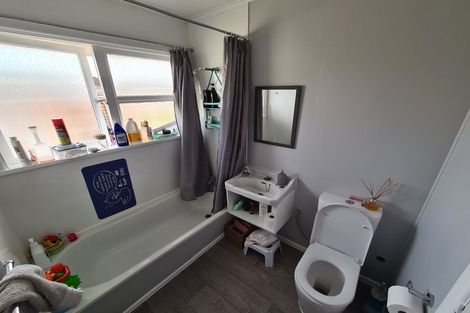 Photo of property in 20a Parera Grove, Heretaunga, Upper Hutt, 5018