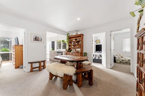Photo of property in 2/4 Kenneth Hopper Place, Manly, Whangaparaoa, 0930