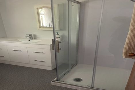 Photo of property in 20 Laser Place, Bayview, Auckland, 0629