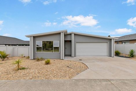 Photo of property in 49 Couldrey Crescent, Red Beach, 0932