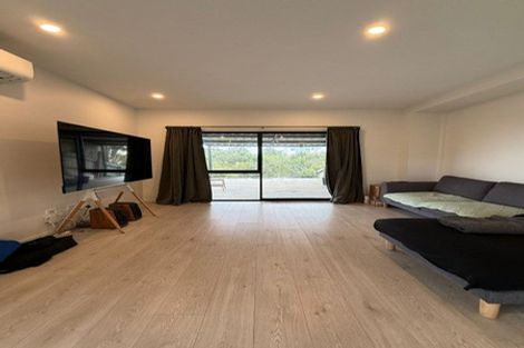 Photo of property in 31b Crestview Rise, Papakura, 2110