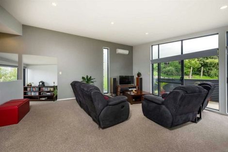 Photo of property in 63b Sunset Road, Totara Vale, Auckland, 0632
