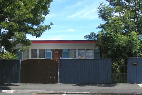 Photo of property in 40 Queen Street, Northcote Point, Auckland, 0627