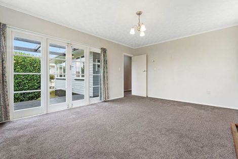 Photo of property in 536 Glenfield Road, Glenfield, Auckland, 0629