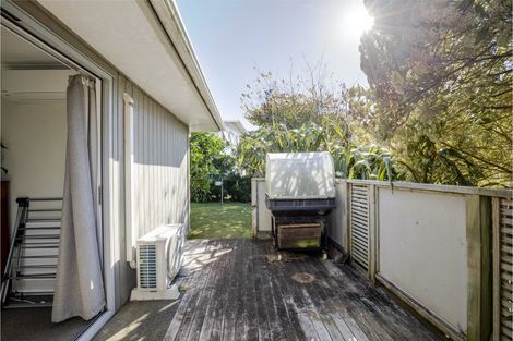 Photo of property in 8a Waterloo Place, Westown, New Plymouth, 4310