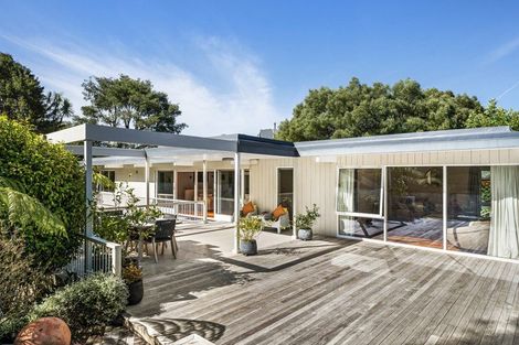 Photo of property in 5 Glentui Grove, Khandallah, Wellington, 6035