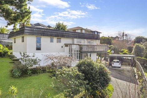 Photo of property in 603 Glenfield Road, Totara Vale, Auckland, 0629