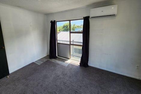 Photo of property in 84 Pioneer Road, Moturoa, New Plymouth, 4310