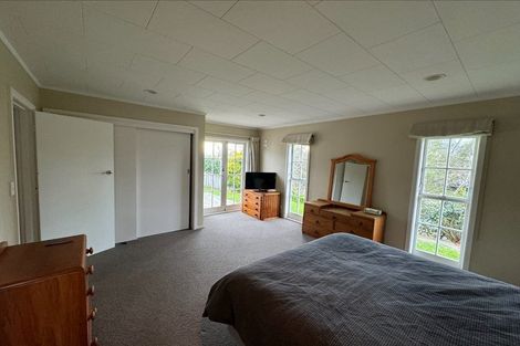 Photo of property in 15 Awarua Crescent, Havelock North, 4130