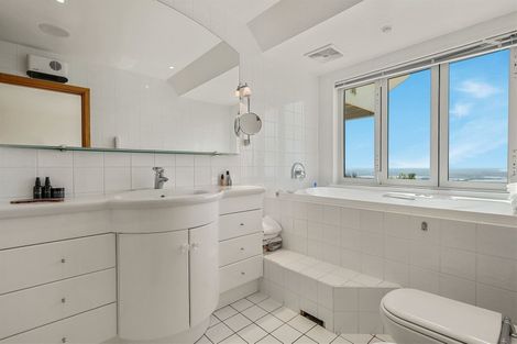 Photo of property in 7 Gardenhill Lane, Redcliffs, Christchurch, 8081