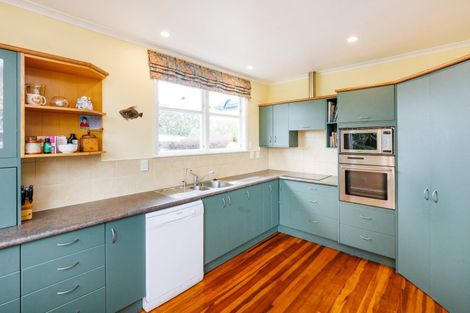 Photo of property in 5 Wigan Place, Hokowhitu, Palmerston North, 4410