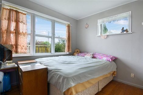 Photo of property in 63 Hepburn Road, Glendene, Auckland, 0602