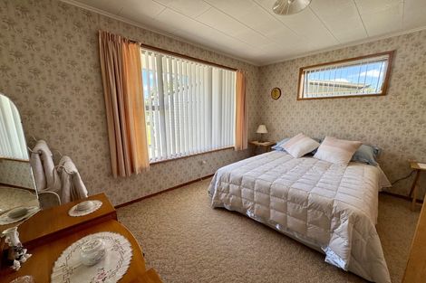 Photo of property in 6 Limbrick Street, Waipawa, 4210