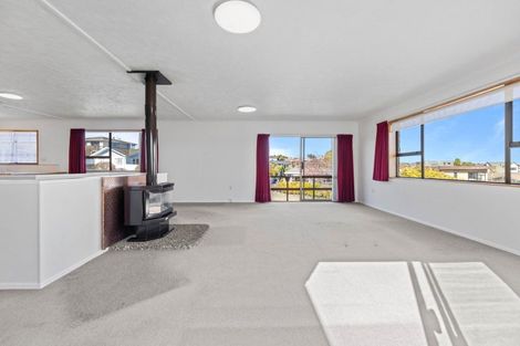 Photo of property in 22 Golders Place, Richmond Heights, Taupo, 3330