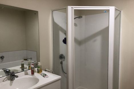 Photo of property in 14/3 Orwell Road, Greenhithe, Auckland, 0632