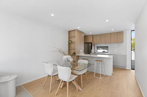 Photo of property in 2/88 Holly Road, St Albans, Christchurch, 8014