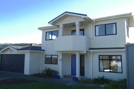 Photo of property in 94 Woodman Drive, Tawa, Wellington, 5028