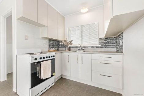 Photo of property in 1/49 Manhattan Heights, Glendene, Auckland, 0602