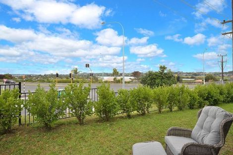 Photo of property in 3 Karauria Lane, Orewa, 0931