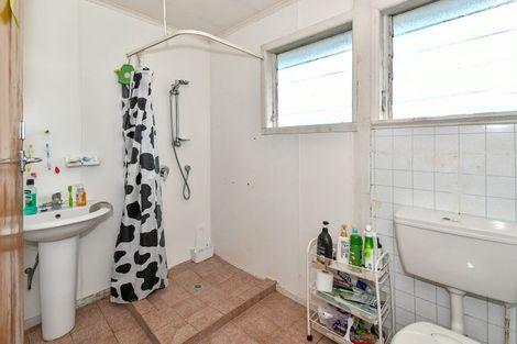 Photo of property in 74 Terry Street, Blockhouse Bay, Auckland, 0600