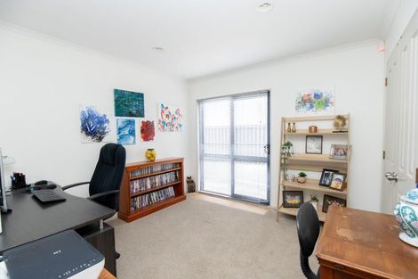 Photo of property in 1 Harris Place, Ngatea, 3503