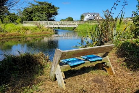 Photo of property in 44 Kapiti Lane, Otaki Beach, Otaki, 5512