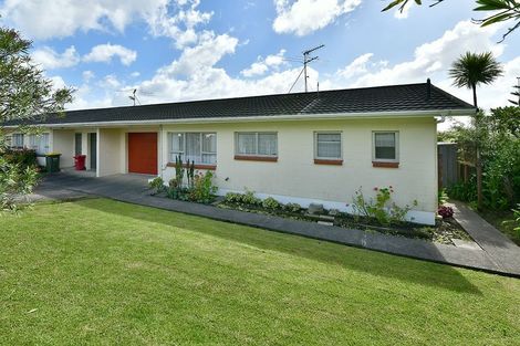 Photo of property in 60 Albatross Road, Red Beach, 0932