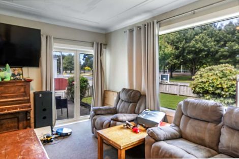 Photo of property in 32 Railway Esplanade, East Gore, Gore, 9710