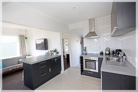 Photo of property in 11 Nelson Street, Foxton Beach, Foxton, 4815