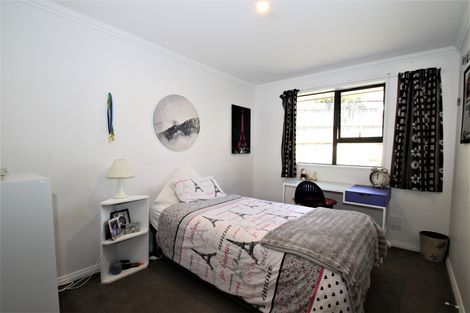 Photo of property in 16 Hogan Place, Fairfield, Dunedin, 9018