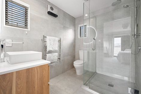 Photo of property in 62 Oregon Drive, Kelvin Heights, Queenstown, 9300