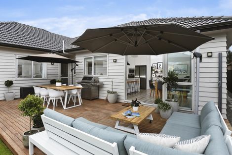 Photo of property in 12 Kahika Grove, Huapai, Kumeu, 0810