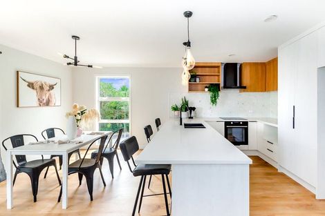 Photo of property in 21 Ruru Street, Waikanae, 5036