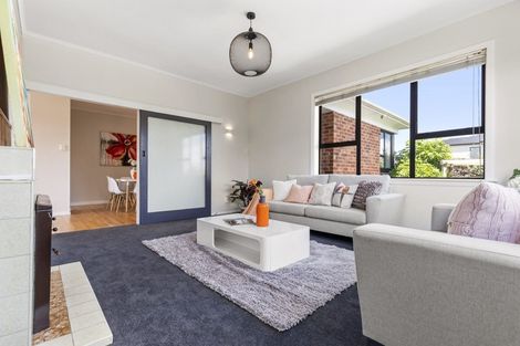 Photo of property in 55 Cambridge Terrace, Papatoetoe, Auckland, 2025