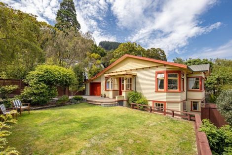 Photo of property in 10 Endeavour Street, Nelson South, Nelson, 7010