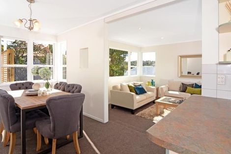 Photo of property in 43 Richards Avenue, Forrest Hill, Auckland, 0620