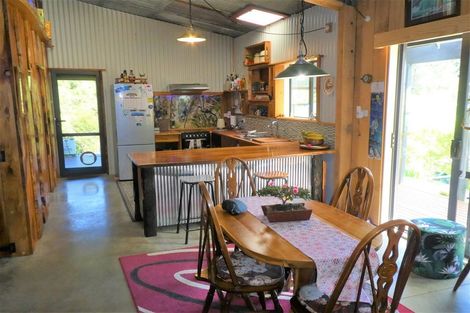 Photo of property in 102 Boons Valley Road, Waikawa, Picton, 7220