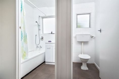 Photo of property in 9 Phillip Parade, Forrest Hill, Auckland, 0620