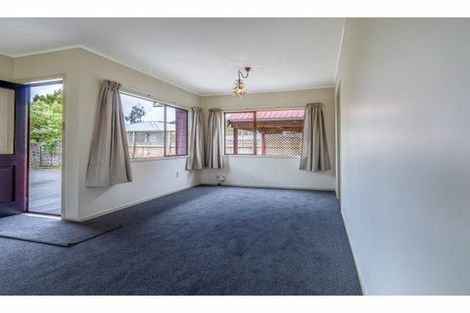 Photo of property in 3/54 Swanson Road, Henderson, Auckland, 0610