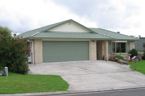 Photo of property in 28 Brittany Drive, Henderson, Auckland, 0612